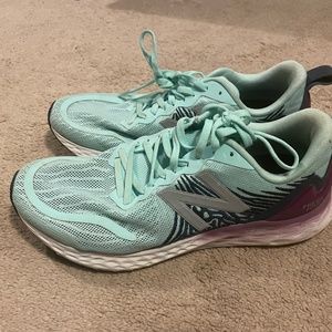 New Balance Womens Fresh Foam sneakers Size 9 wide